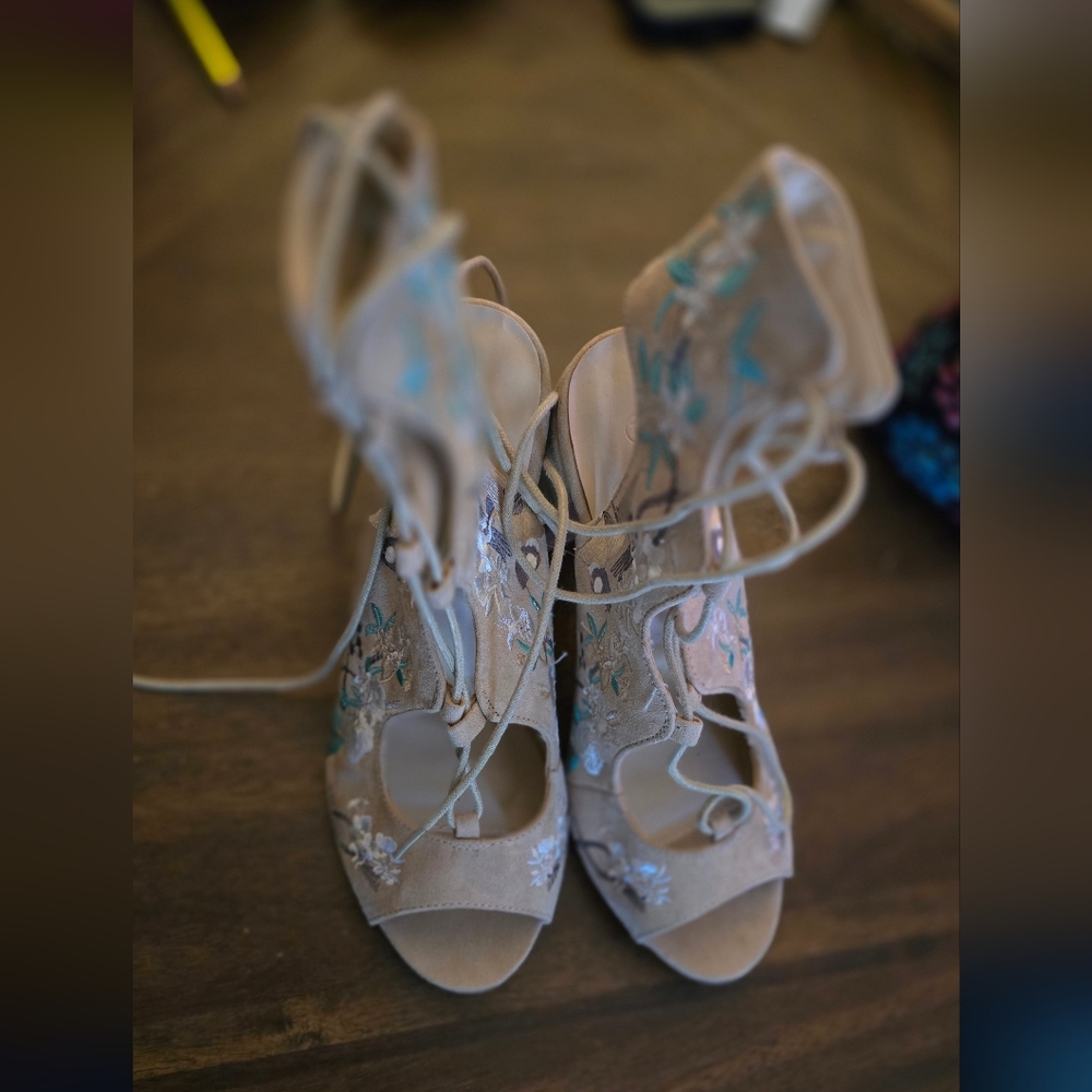 Elegant Beige Lace-Up Women's Shoes